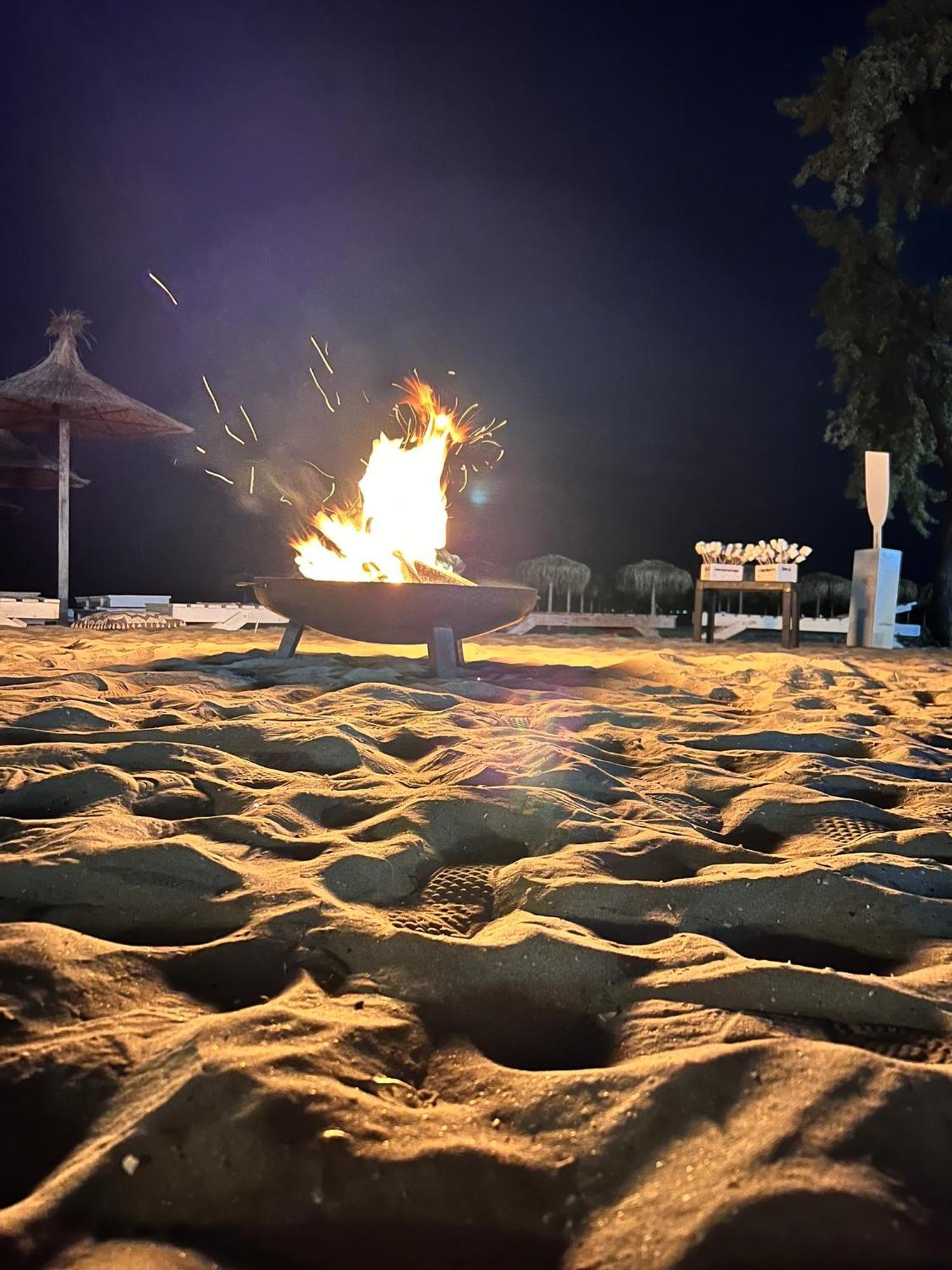 Hotel Manor Năvodari Kültér fotó